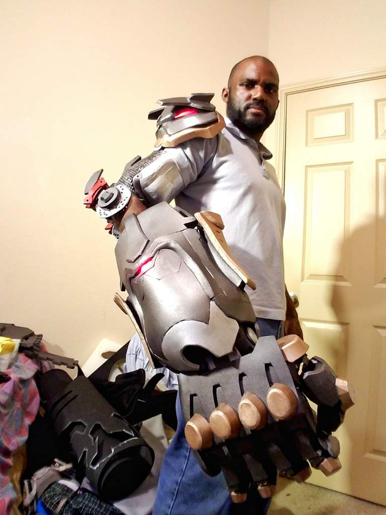 Formal Doomfist Gauntlet | Cosplay Amino