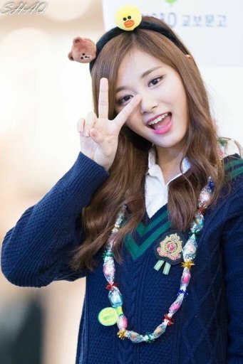 Day 19 - Tzuyu peace sign ️ ️ | Twice (트와이스)ㅤ Amino