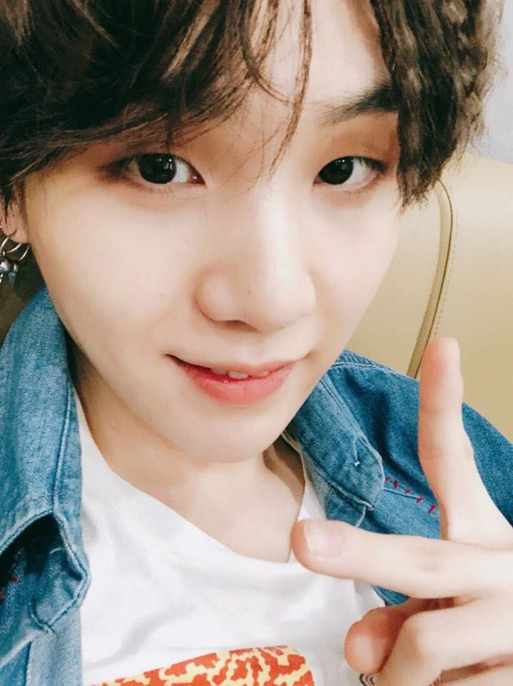 Min Yoongi Selfies of 2018 (so far) Pt. 1 | ARMY's Amino