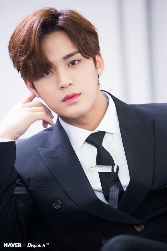 Ideal Cut in Seoul Poster Shooting | Mingyu (민규) Amino