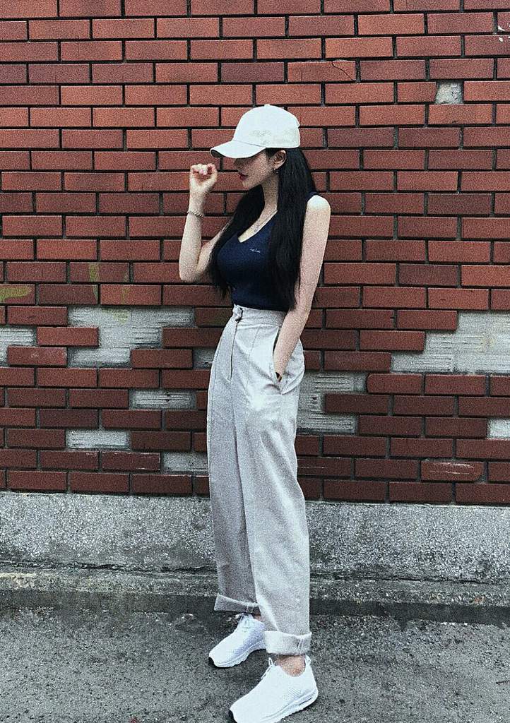 ootd with white sneakers