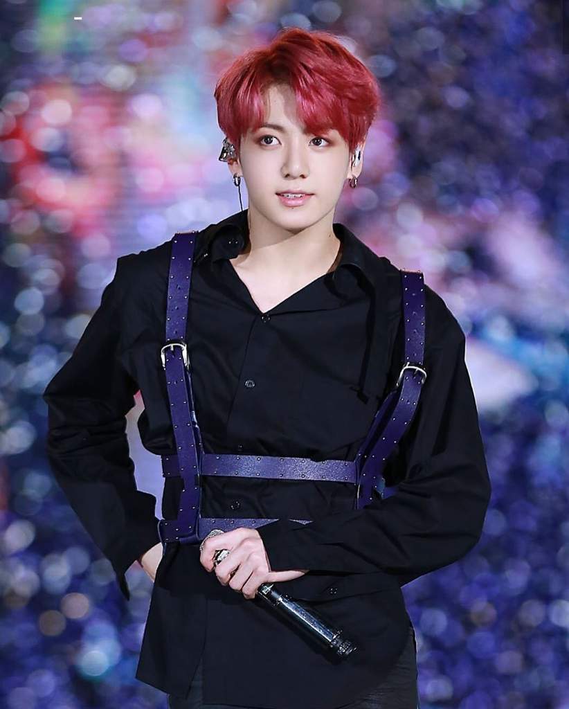 This Man Is Crazy But Still He Can Rock Any Hair Color Army S Amino