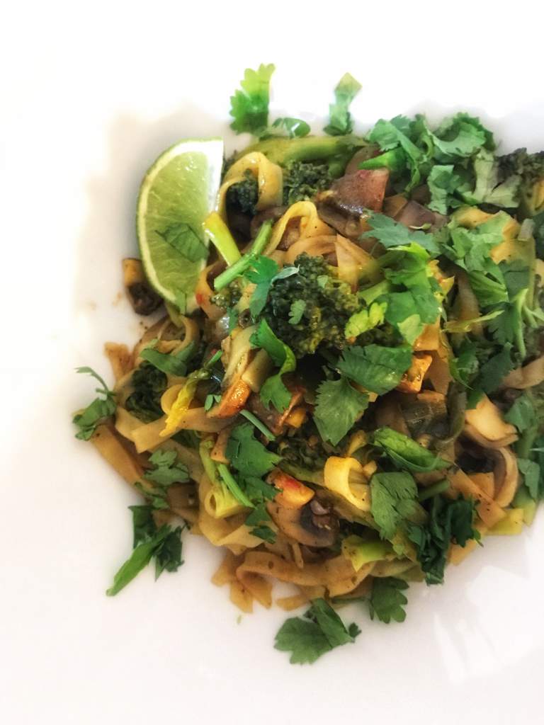 Rice Noodles with Veg 🥦 | Vegan Amino