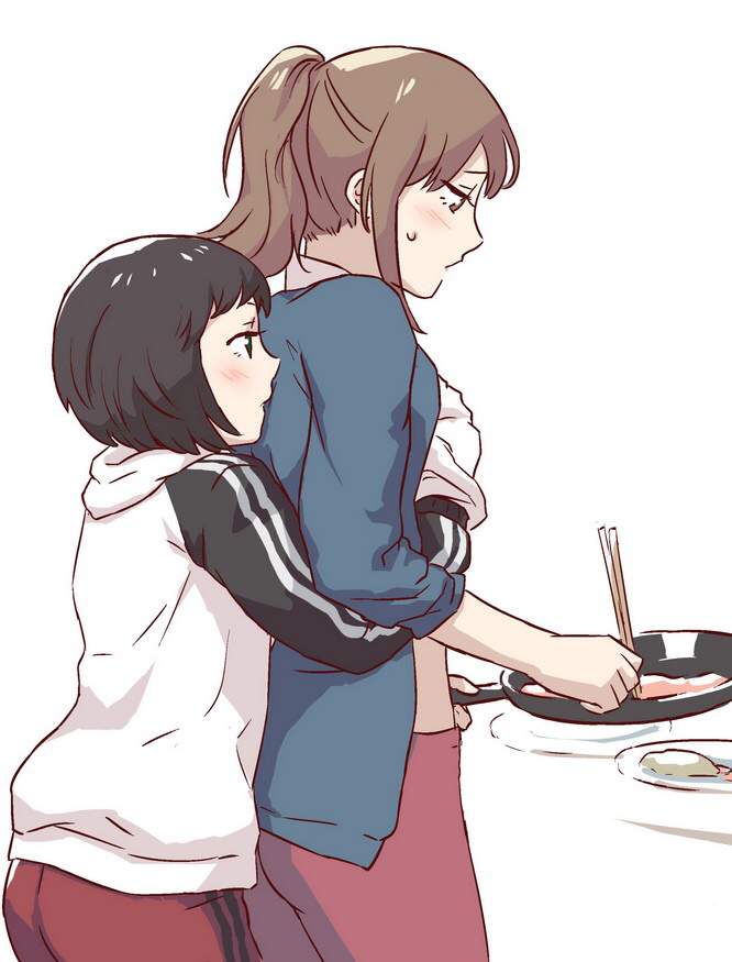 I like how in most of these Yuna is cooking or wearing her apron, also Yuna...