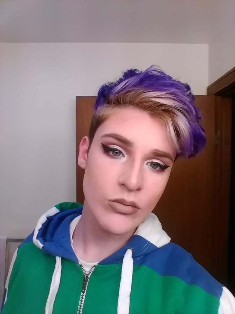 O Femboy Amino O Femboy Amino