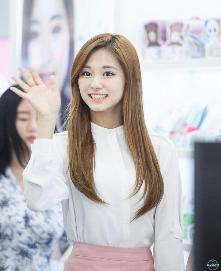 Tzuyu gorgeous smile | TWICE (트와이스)- Chou Tzuyu Amino