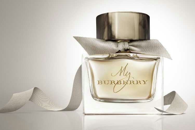 8 Perfumes Sensuais Para Mulheres Calientes Wanted Amino 