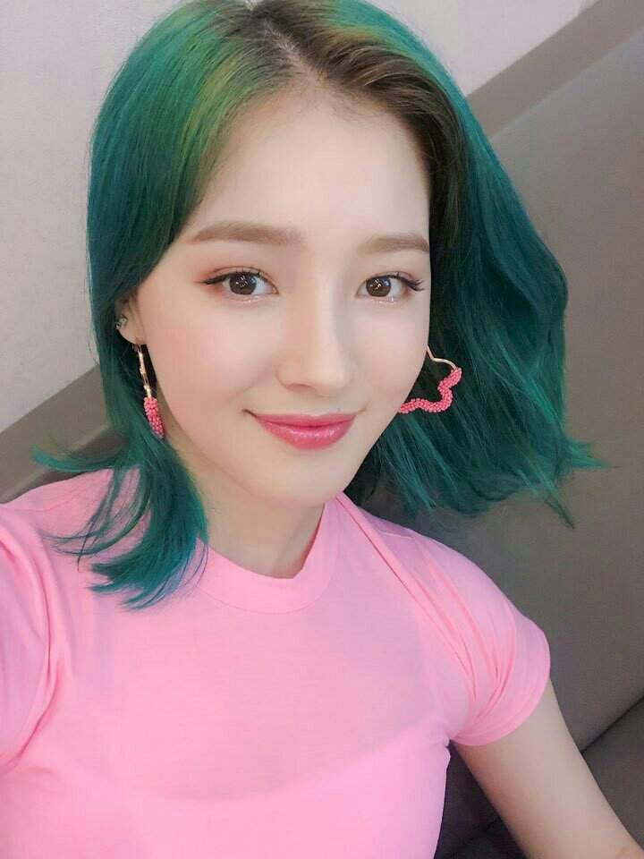 Nancy's green hair ♥ (pt. 1) | Momoland🎫🎡 Amino