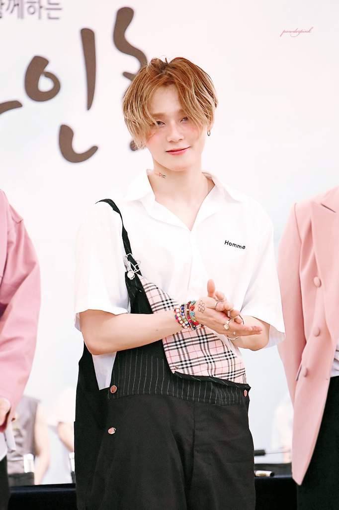 E Dawn Is The King Of Fashion Pentagon 텐타스틱 Amino E Dawn Is The King Of Fashion Pentagon 텐타스틱 Amino