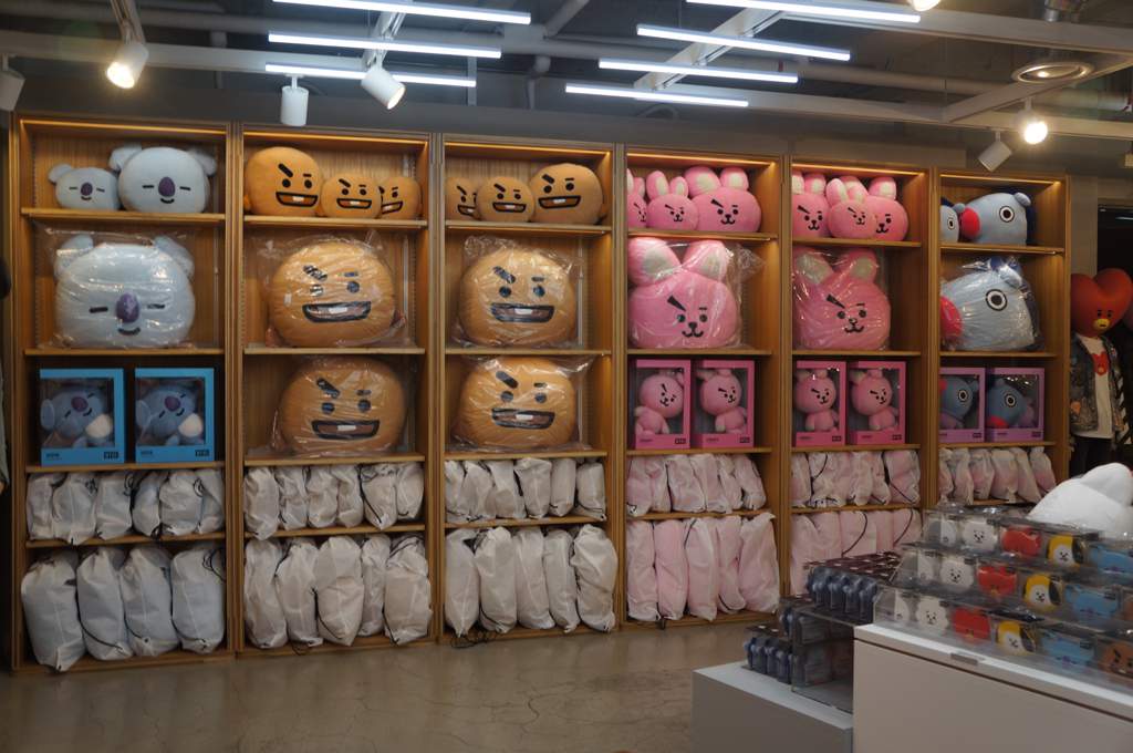 BT21 Guide: LINE Store in Itaewon | ARMY's Amino