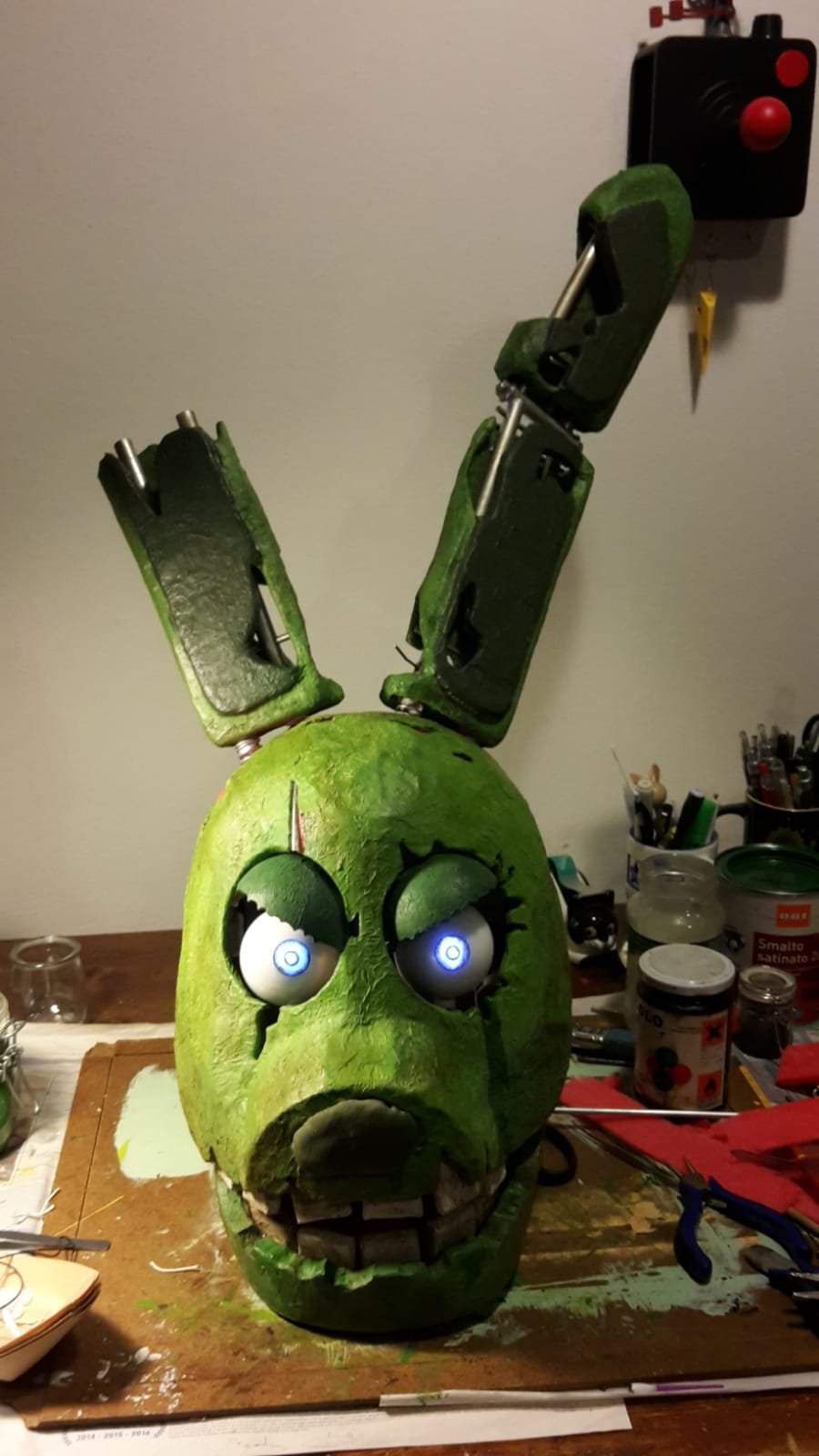 Making Springtrap head | Five Nights At Freddy's Amino