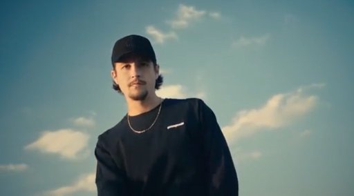 Nekfeu Paroles De Chanson Rap Et Citations Musiques Amino