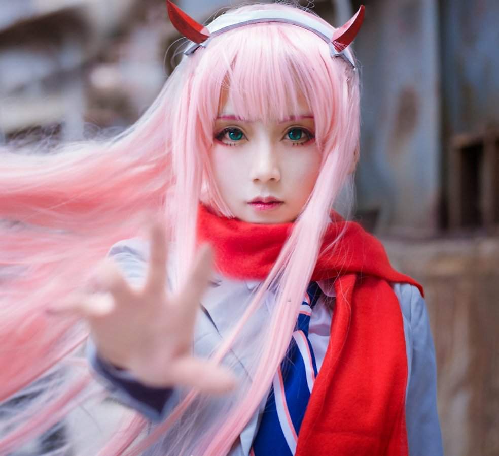 Zero Two (DARLING in the FRANXX) cosplay by 汐 兔 子.