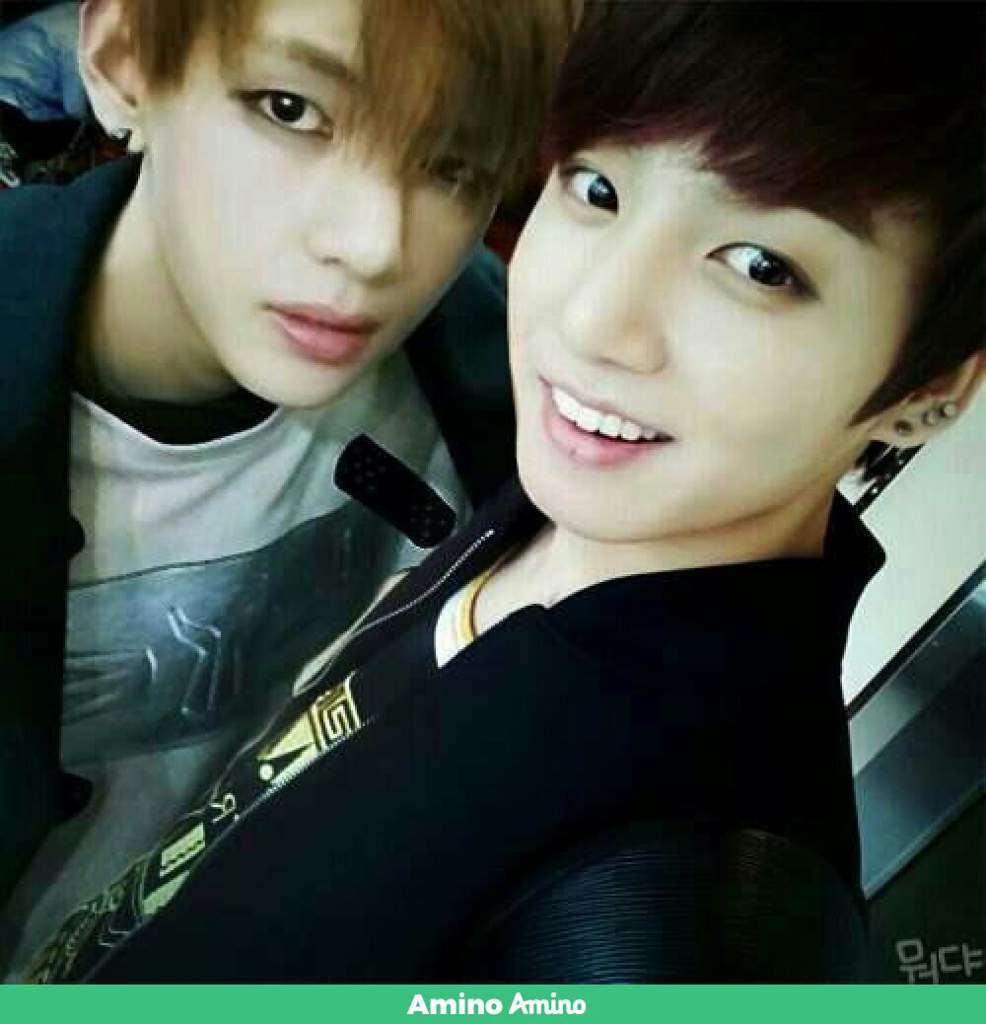 Taekook selfie time It is so cute 💜💜💜 | V K O O K Amino