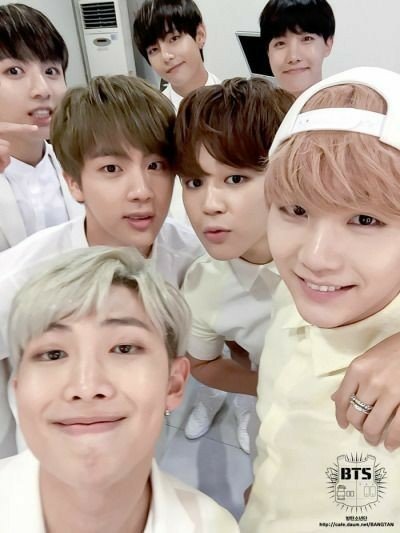 Day 30 BTS challenge: group selca | ARMY's Amino