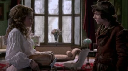 Wendy Darling-Венди Дарлинг - девочка, приютившая у себя дома Бейлфаера, когда тот прибыл в Лондон из Зачарованного Леса. Явл