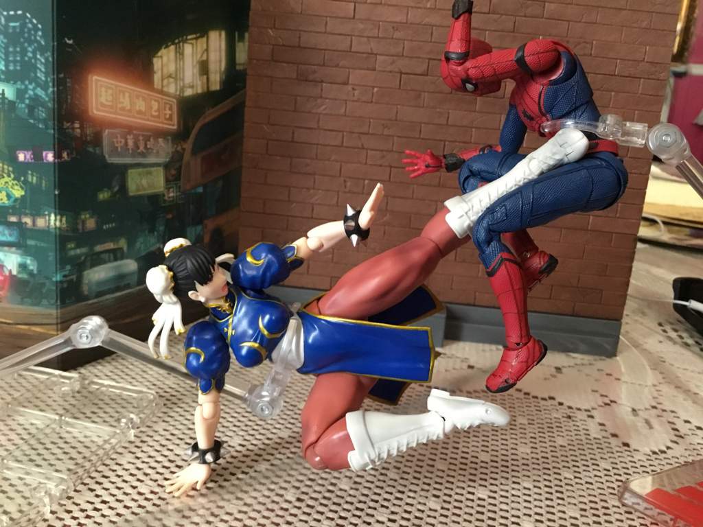 Spider-Man vs Chun li | Action Figures Amino Amino