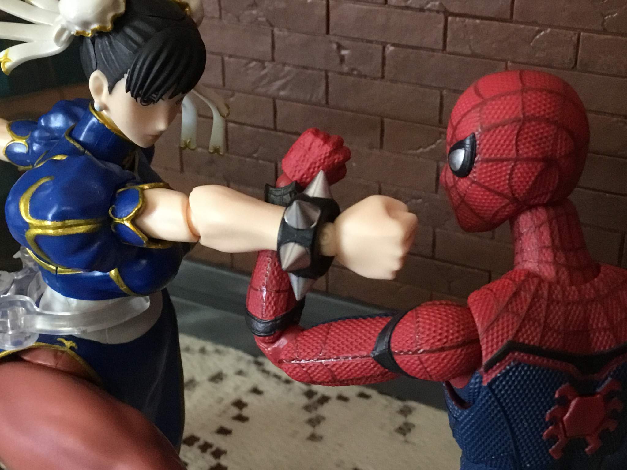 Spider-Man vs Chun li | Action Figures Amino Amino