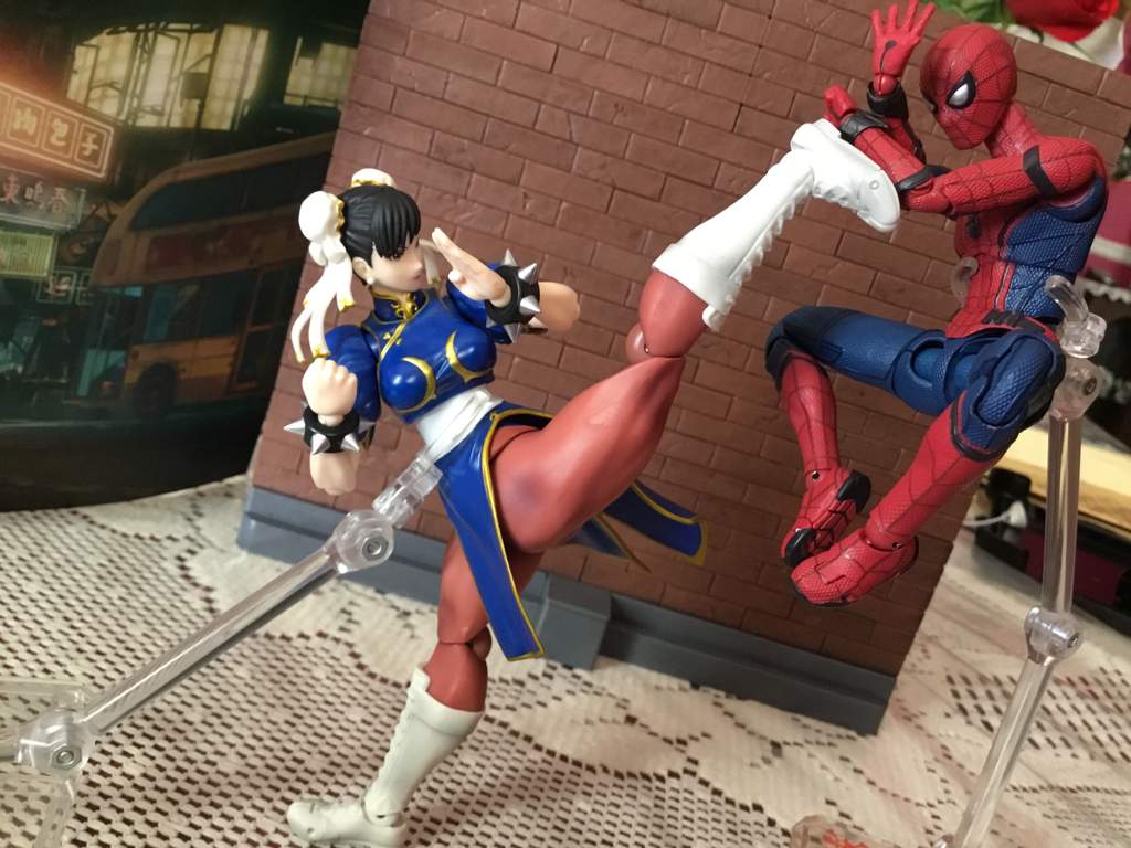 Spider-Man vs Chun li | Action Figures Amino Amino