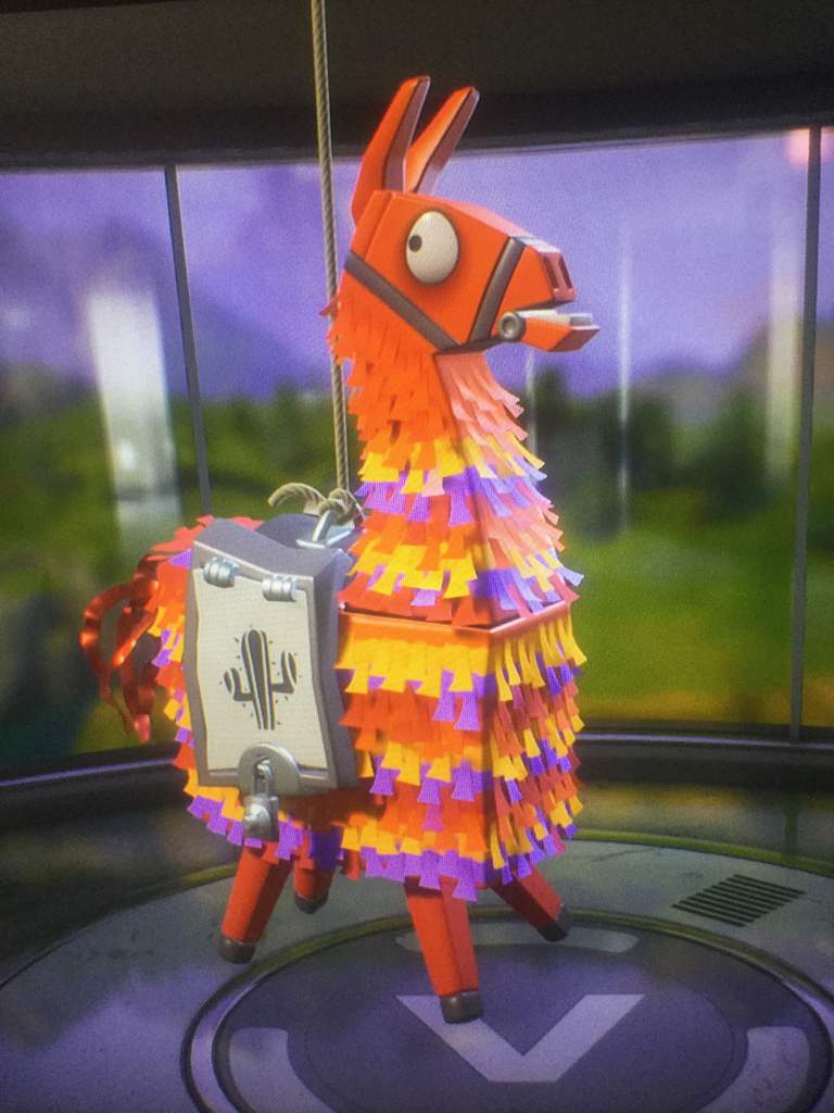 Fortnite Gold Llama Loot Piata Cofre Dorado Pinata Party Y Etsy - i got tons of goodies from the gold llama