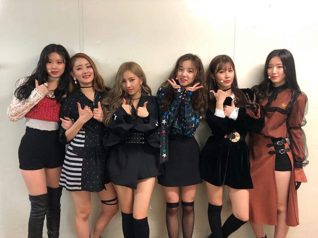 LATATA stage outfits | Wiki | (G)I-DLE (여자)아이들 Amino