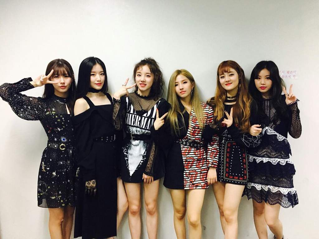 LATATA stage outfits | Wiki | (G)I-DLE (여자)아이들 Amino