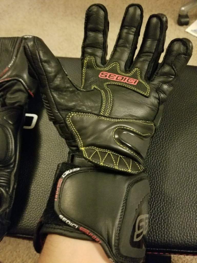 sedici gauntlet gloves