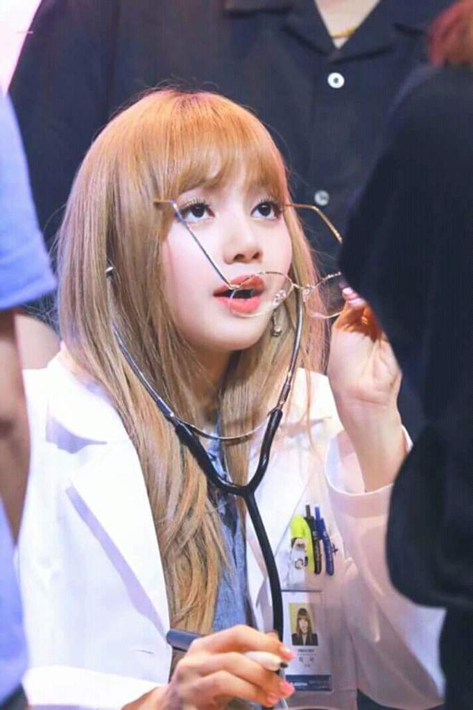 Lisa As My Doctor Oh God I Think I Will Die First Before That Happens Lalisa Manoban Amino