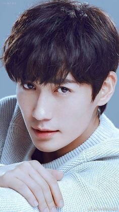 Zhu Yi Long | ~BL•Drama~ Amino