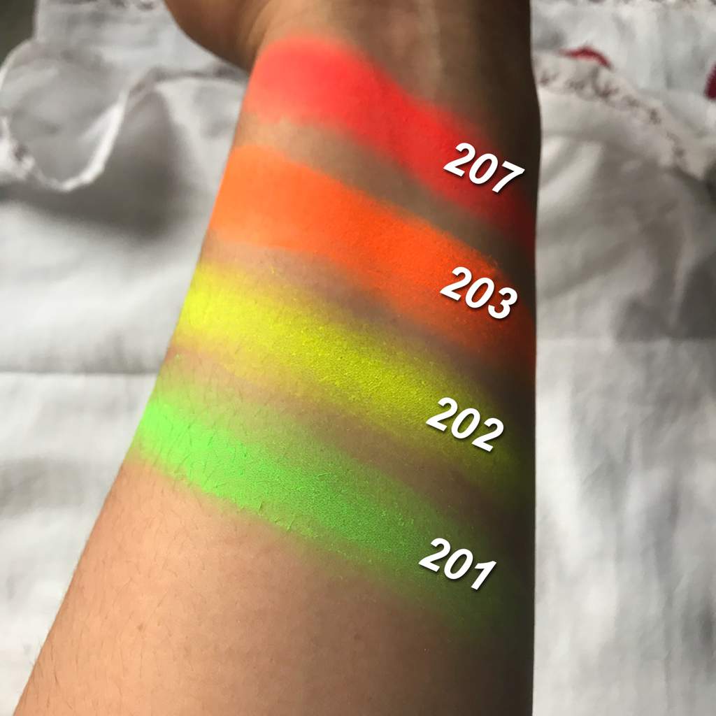 brilliant-neon-pigments-makeup-amino