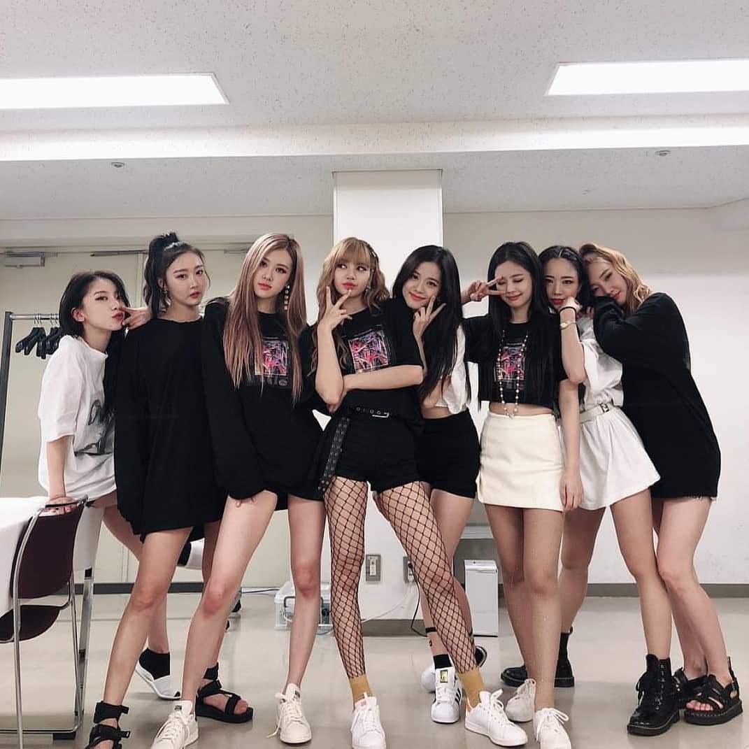 YG family 😍😍😍 | Lalisa Manoban Amino