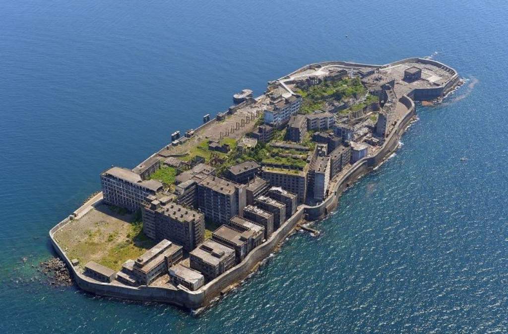 The abandoned island Hashima | Japan Amino