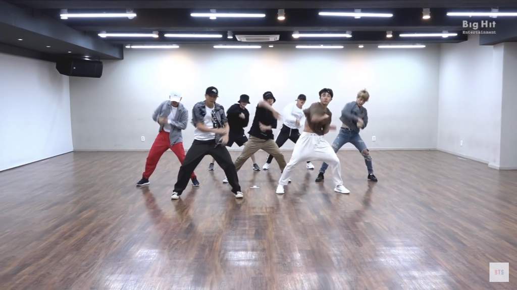 BTS IDOL DANCE PRACTICE VIDEO ARMY's Amino