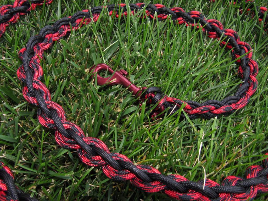 How to make a paracord lead rope! Equestrian Amino