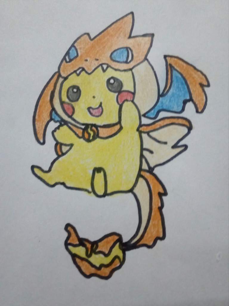 pikachu disfrazado de charizard