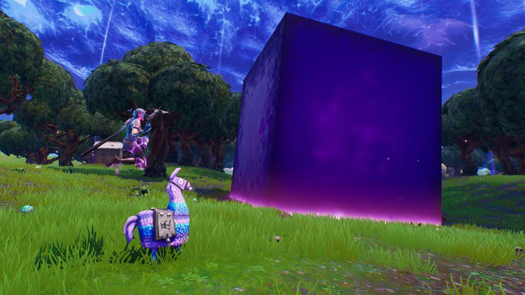 Fortnite intel. Cubes out the Trailer.