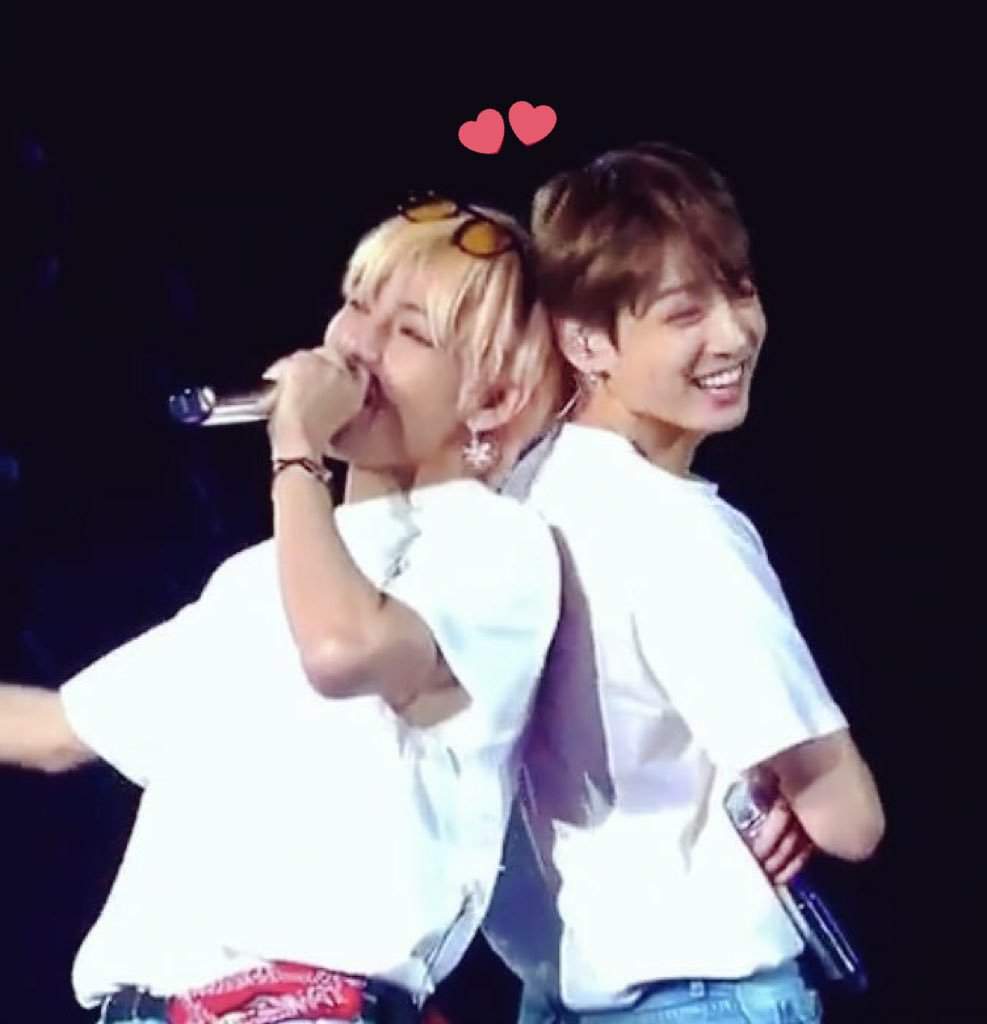 Gifs | Fotos | Taekook back hug | × Vkook Brasil × Amino