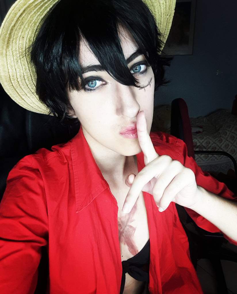 Luffy genderbend cosplay ~🍗 | One Piece Amino