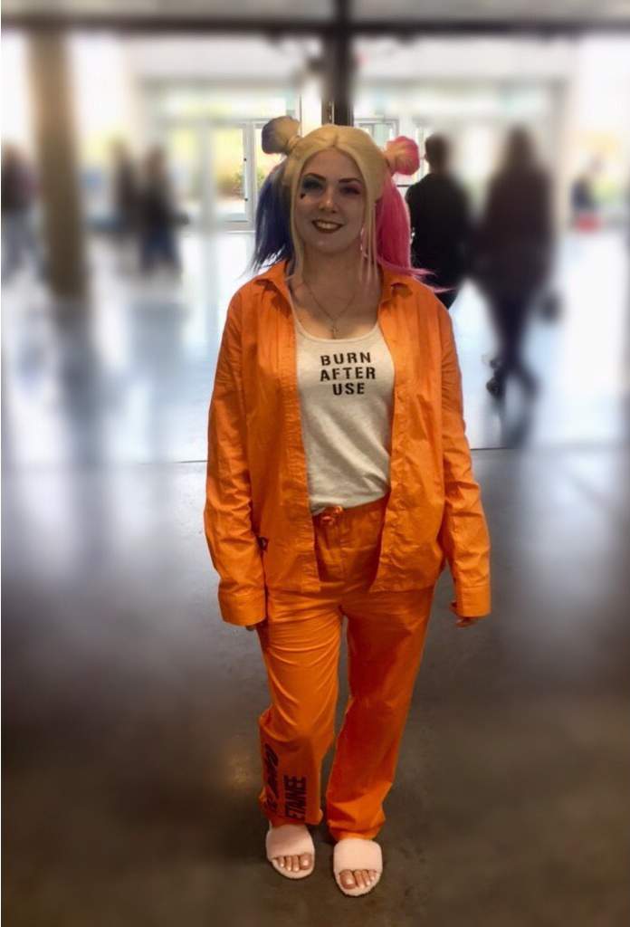 jail harley quinn cosplay amino