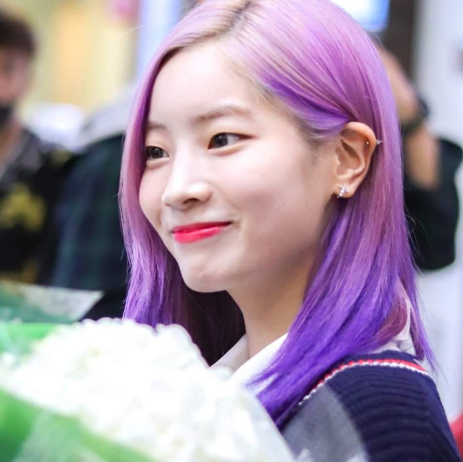 Dahyun new hair color: Purple 😍 | Twice (트와이스)ㅤ Amino