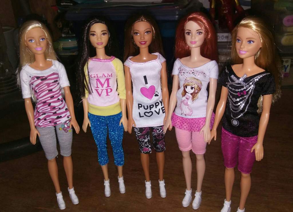 28 barbie clothes