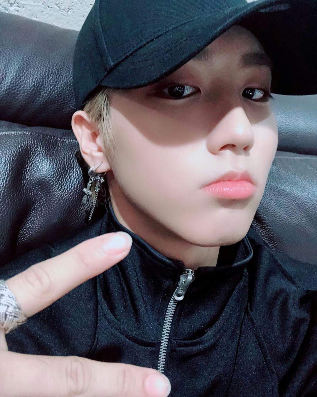 Han Instagram Update [180928] | Stray Kids Amino