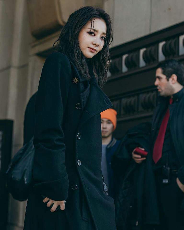 Sandara Park stuns and shocks for Paris Fashion Week | K-Pop Amino