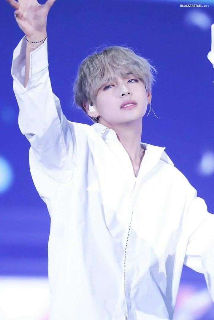 ¿Que color de cabello de Tae les a gustado mas?.Yo ame su cabello ...