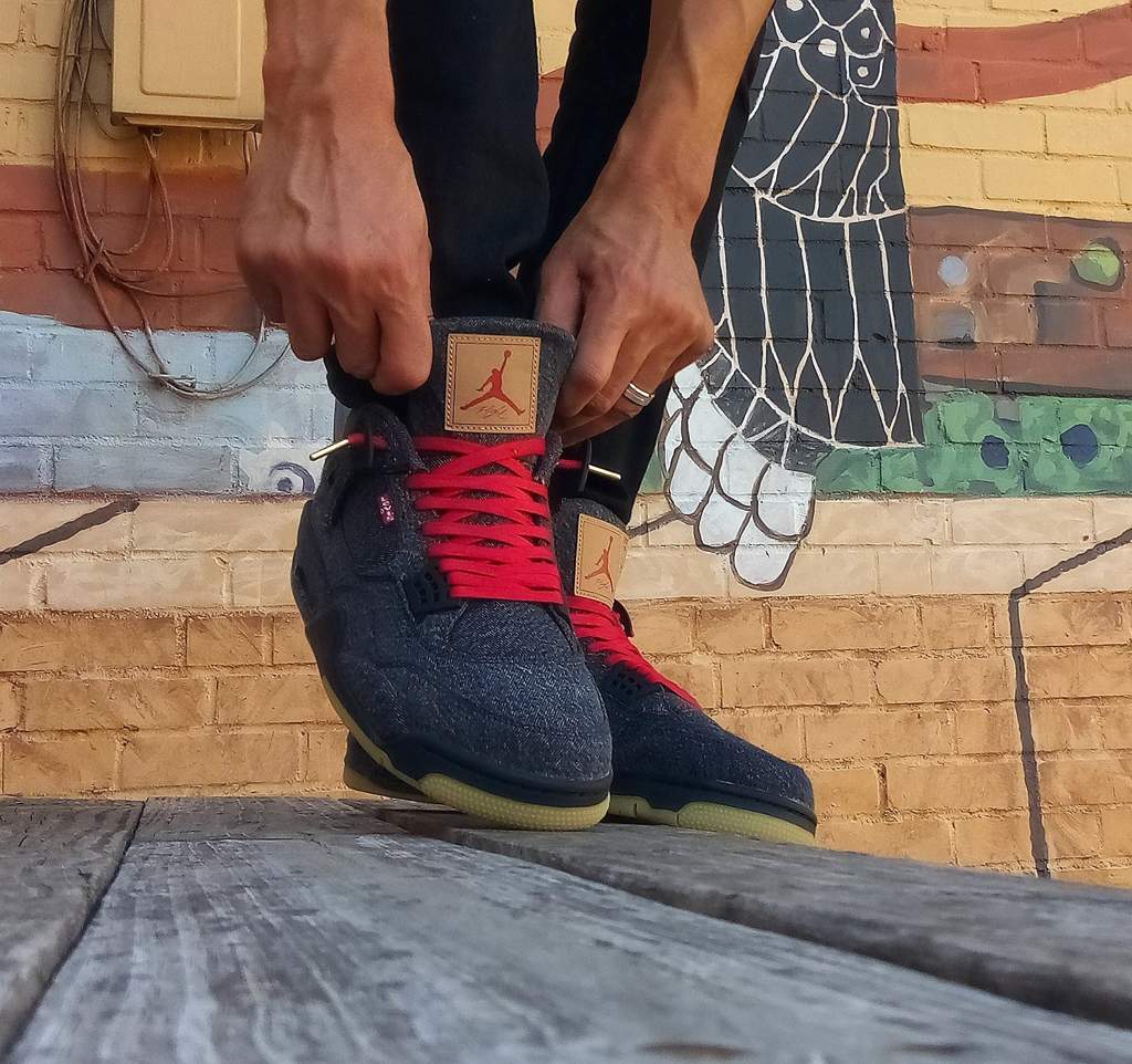black levi 4s