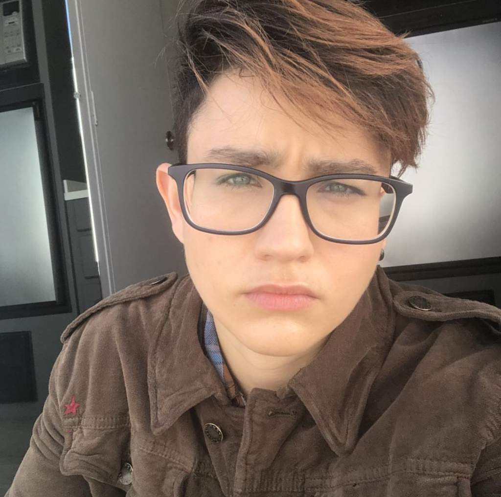 Bex Taylor Klaus LGBT Amino   17c6e9c0bd579f5bbe988c23ba37c82b1705a280r1 1440 1430v2 Hq 