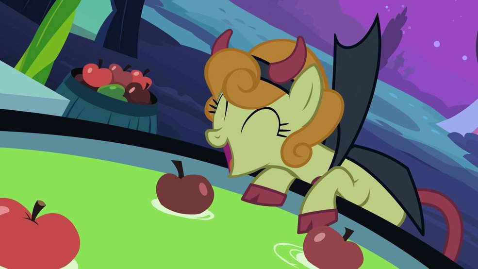 Ночь кошмаров-[IMG=80U]
Ночь кошмаров (англ. Nightmare Night) — ежегодный праздник, который отмечается в Эквестрии и является