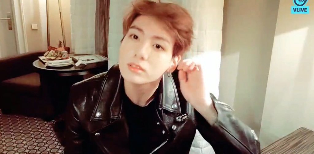 [V LIVE] BTS Live : JK🐰 | BTS Amino