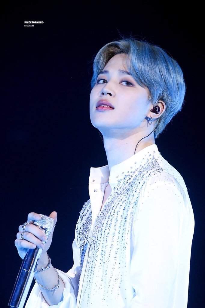 Jimin tiene el pelo azul repito el pelo azul !!! 🙂🤤🤤 | Park Jimin Amino ...