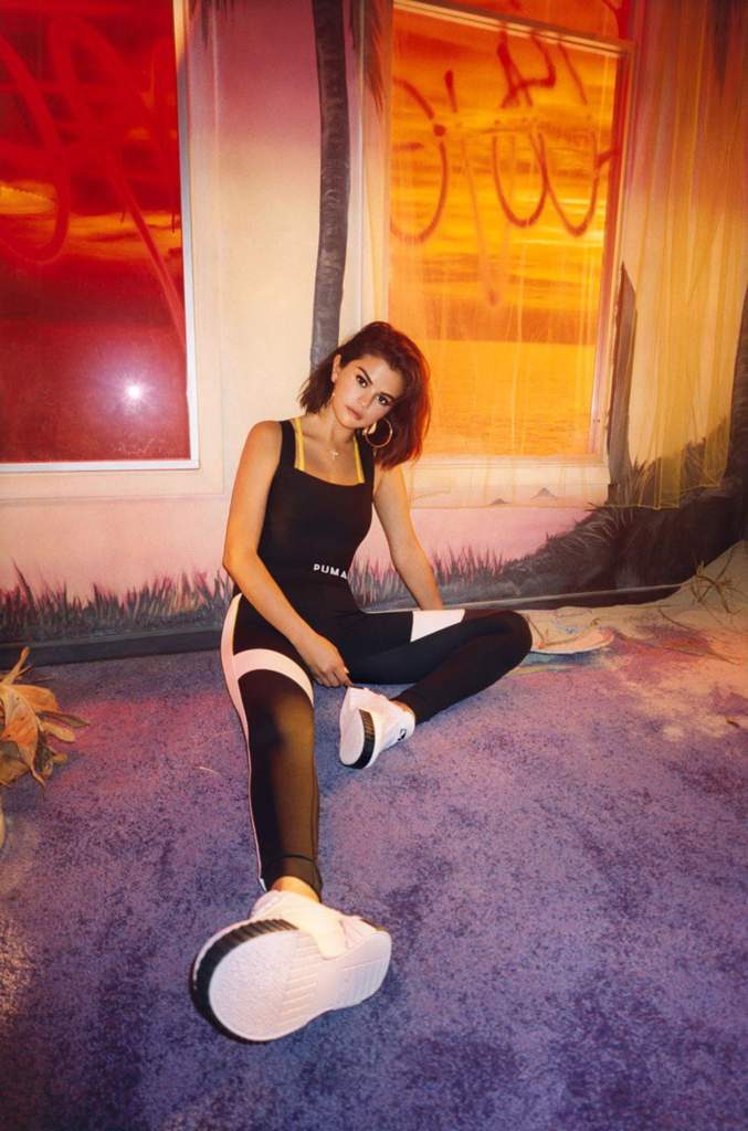 Selena Gomez 👟 PUMA 'Cali' Channeling 